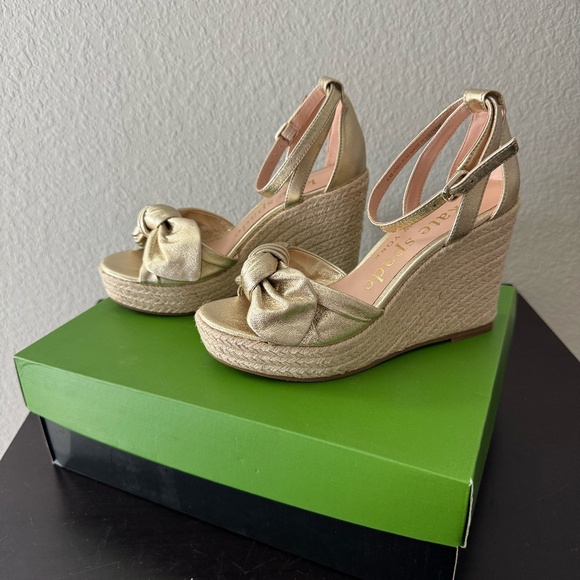 Kate Spade Tianna Metallic Leather Espadrille Wedge Sandals Size 5.5 Pale Gold - Picture 1 of 3